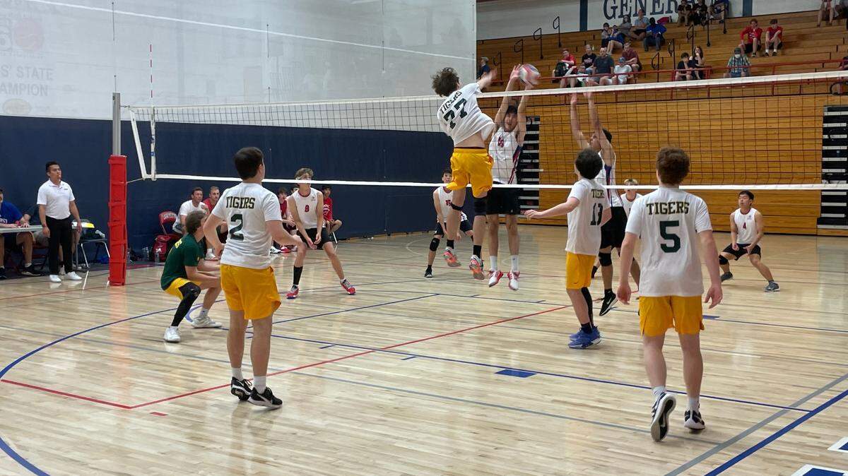The St. Xavier Tigers battled the Lafayette Generals in the championship game of the 2022 KVCA Boys’ State Volleyball Tournament at Lafayette High School on Saturday. St. X defeated Lafayette 2-0 (25-21, 25-15).