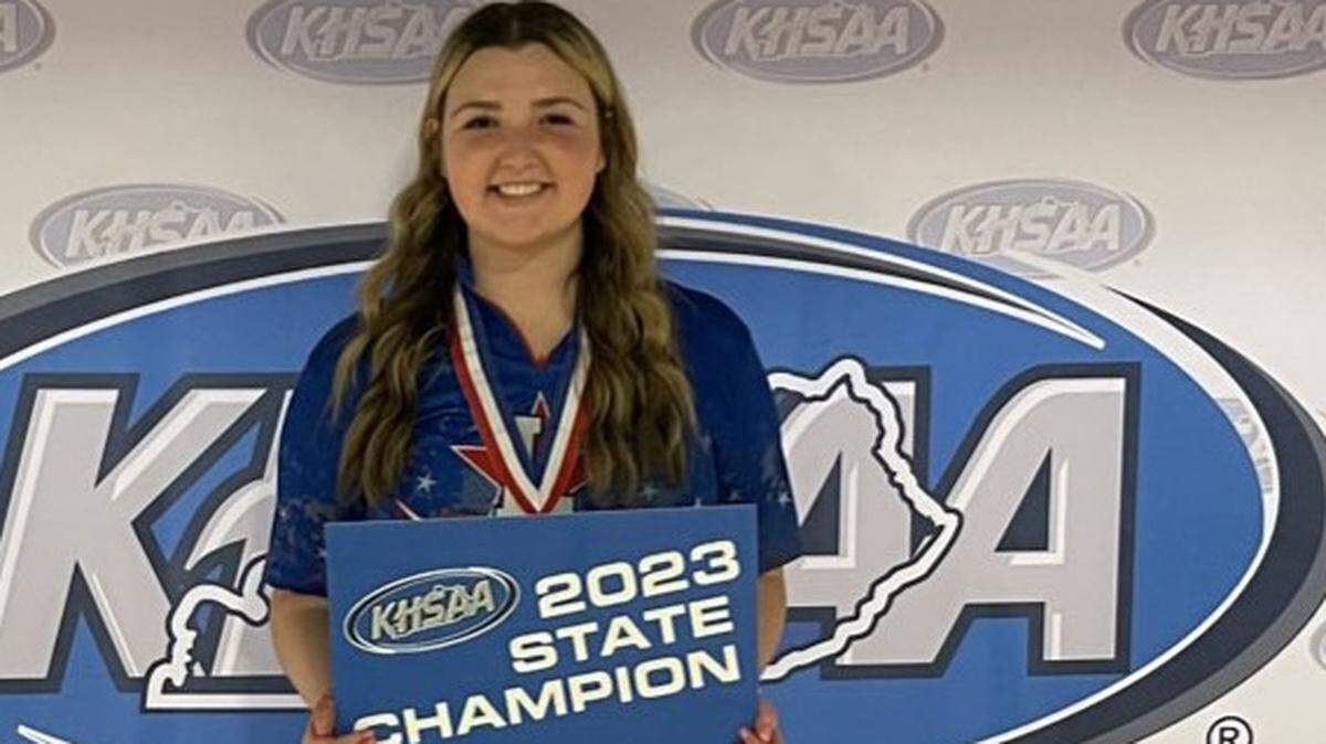 Lafayette High School senior Avery Reeves captured the 2023 KHSAA Girls’ State Bowling Singles Championship on Wednesday at Kingpin Lanes in Jeffersontown.
