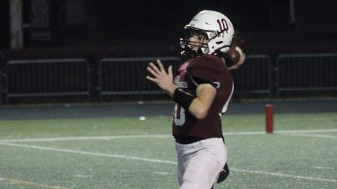 Tates Creek’s Andrew Witherington led a 70-yard touchdown drive in the final minutes, capped by a 7-yard TD pass to Keshon Douthitt with 1.3 seconds left, to help the Commodores defeat Clark County 20-19 on Friday.