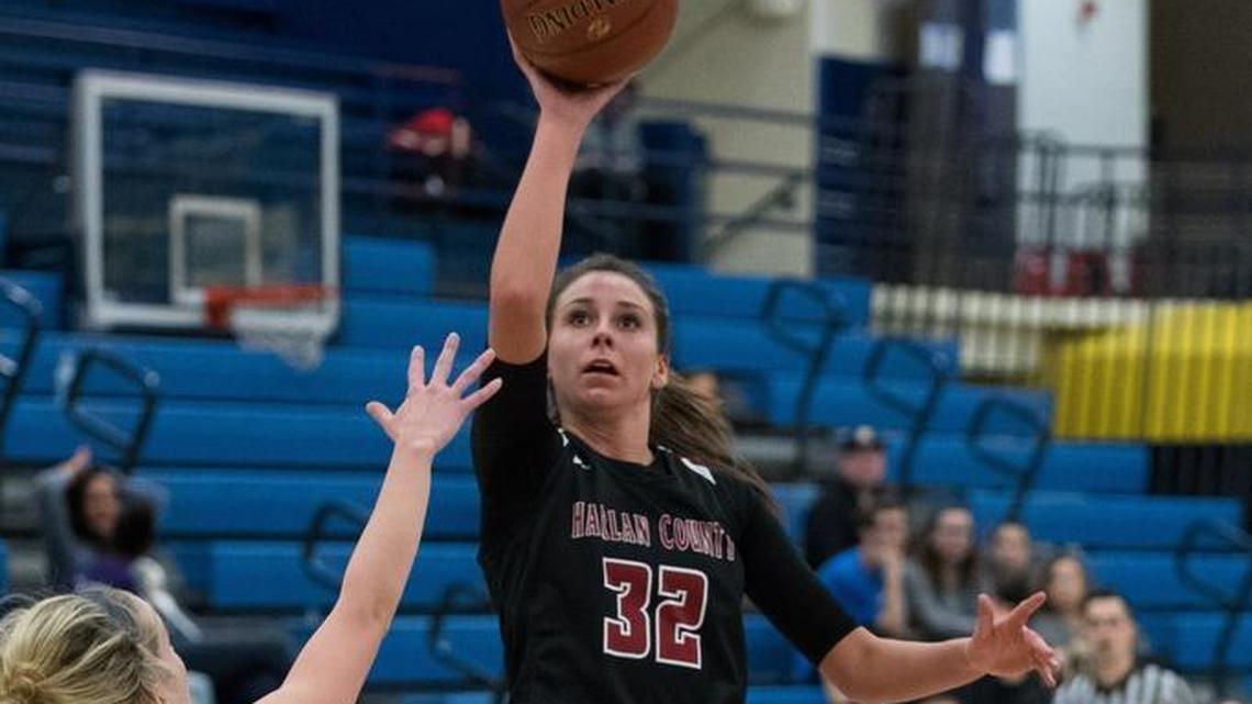 Harlan County's Blair Green (32). Elizabethtown defeated Harlan County 65-46 in Franklin County High School gym on Saturday Jan. 6, 2018 in Frankfort, Ky.