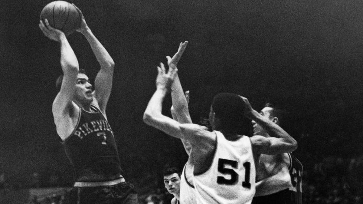 Pikeville and Hazard meet in the quarterfinals of the state tournament in Louisville’s Freedom Hall on March 15, 1957. Pikeville won 68-52.