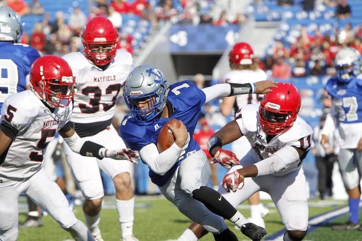 Danville's Dmauriae VanCleave runs against Mayfield during the Class 2A Russell Athletics KHSAA Commonwealth Gridiron Bowl at Kroger Field in Lexington, Ky., Saturday, December 2, 2017.