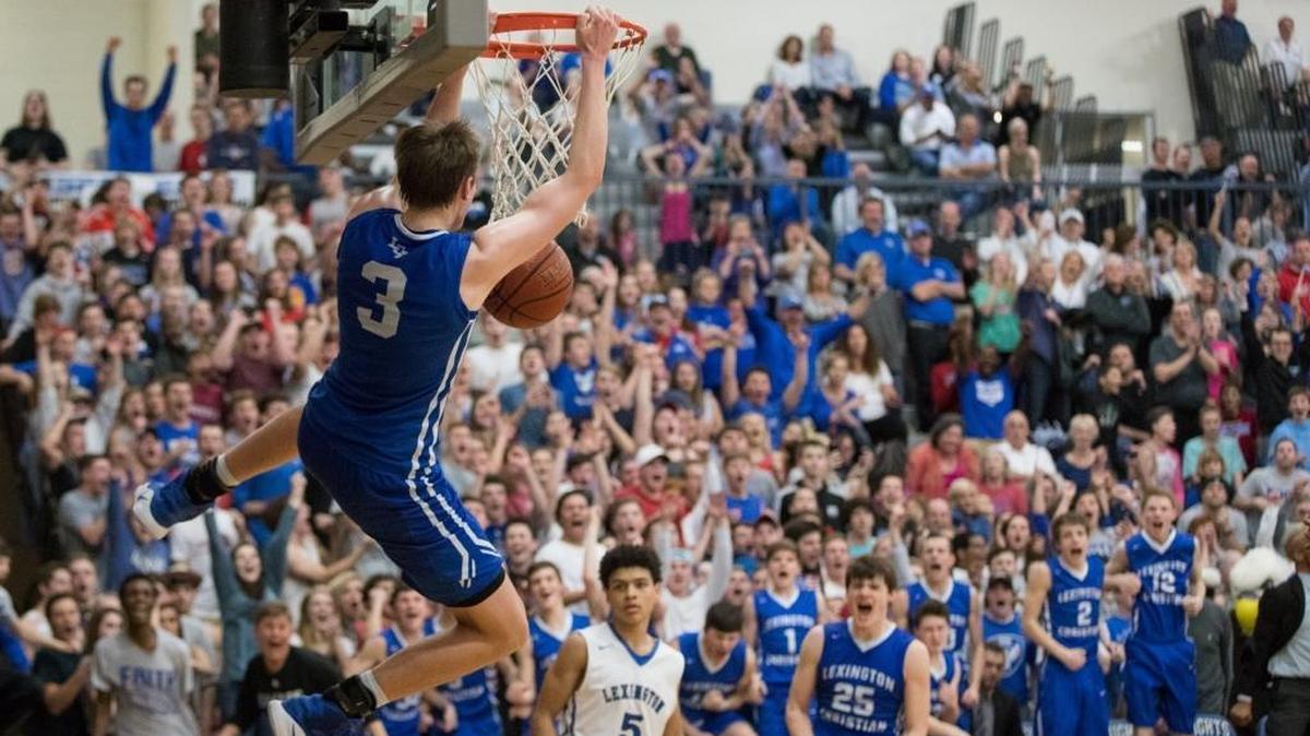 Lexington Christian’s Carter Hendricksen dunked against Lexington Catholic during the 43rd District Tournament finals last February.