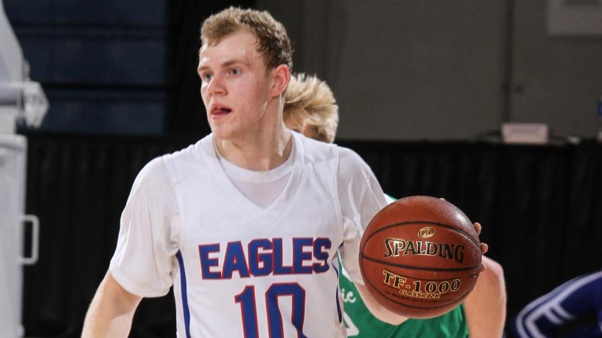Apollo’s Hayden Shelton brought the ball down the court against Owensboro Catholic during the 3rd Region Tournament championship game at the Owensboro Sportscenter last week. Shelton averages 13.5 points per game.