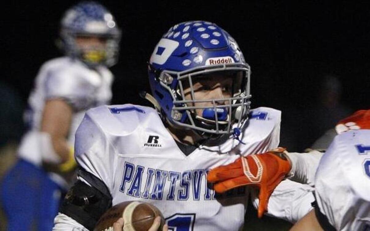 Paintsville's Kent Phelps runs against Paris at Blanton Collier Stadium in Paris, Ky., Friday, November 19, 2015.