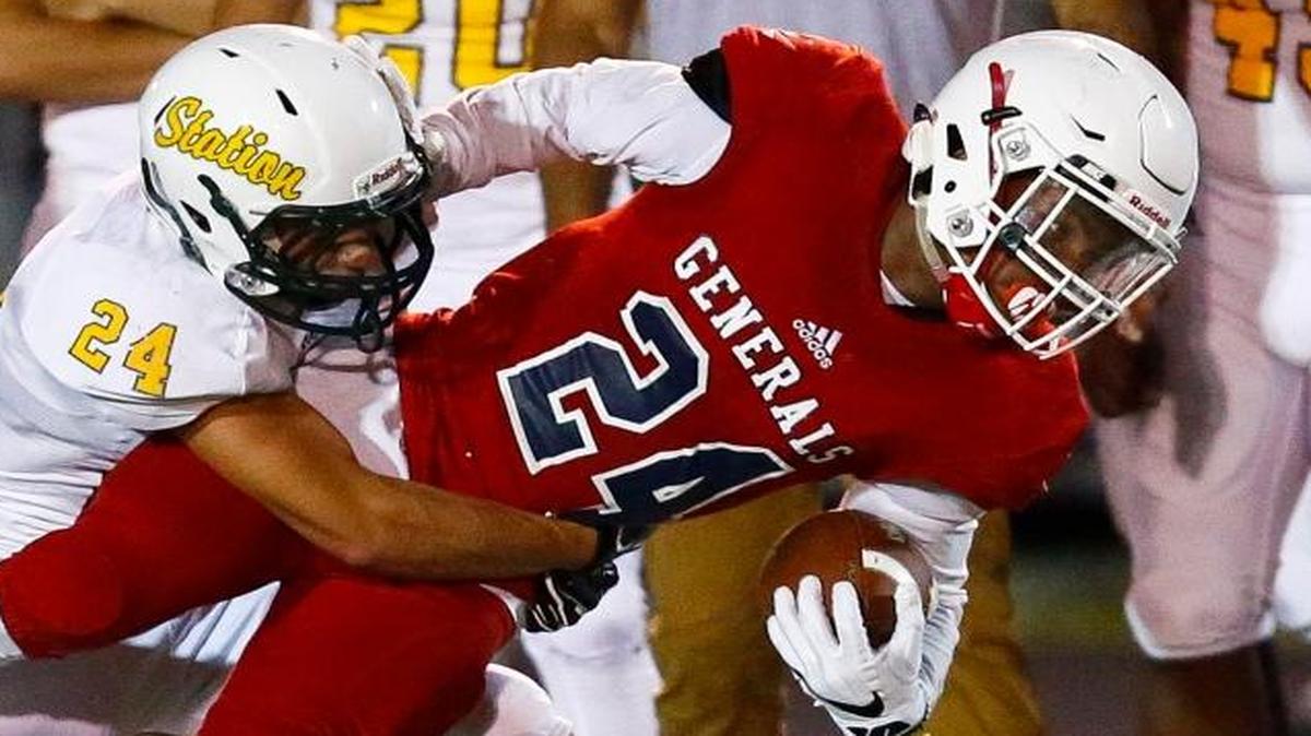 Lafayette's Cameron Morgan (24) ran against Bryan Station on Aug. 18. On Friday, the senior racked up 261 rushing yards in the Generals’ 38-14 win over Clark County.