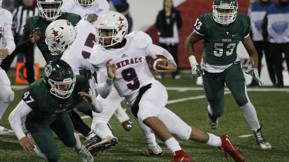 Lafayette quarterback Walker Wood (9) was named Lexington’s high school football player of the year.
