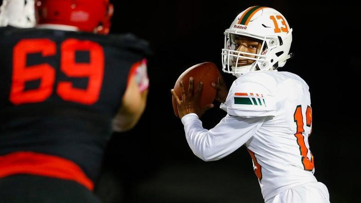 Quarterback Montaveon Bean, right, and Frederick Douglass climbed five spots to a season-high No. 17 in the Cantrall Ratings this week. Douglass will play host to Lafayette in the first round of the Class 6A state tournament on Friday night.