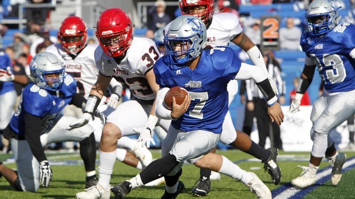 Danville's Dmauriae VanCleave runs against Mayfield during the Class 2A Russell Athletics KHSAA Commonwealth Gridiron Bowl at Kroger Field in Lexington, Ky., Saturday, December 2, 2017.