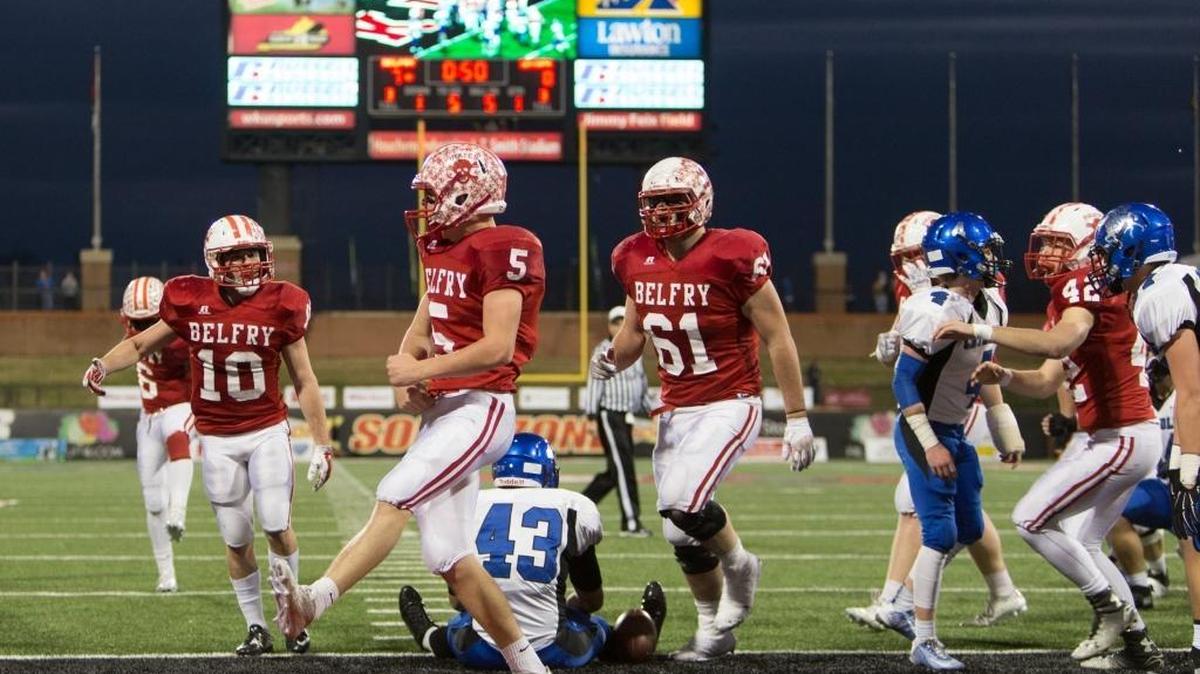 Belfry’s Derek Wellman ran in a touchdown in the first half. The Lexington Catholic Knights played the Belfry Pirates in the Class 3A Championship in Bowling Green in 2015. Belfry alone racked up 288 travel miles to play in the title game.