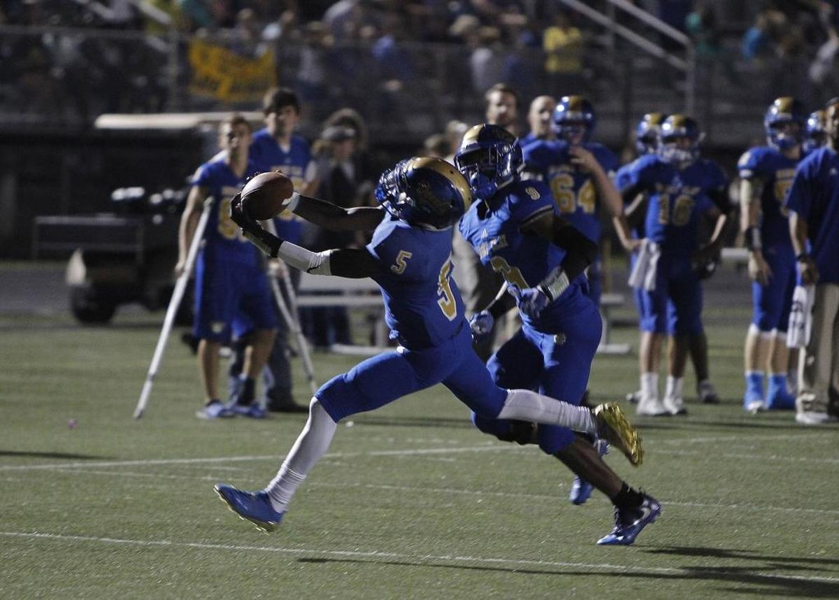 Henry Clay’s Ramond Jackson (5) led the city with four interceptions last season, three of which he returned for touchdowns.