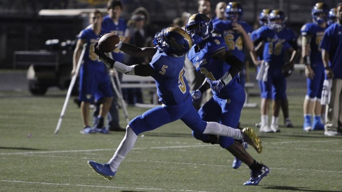 Henry Clay’s Ramond Jackson (5) led the city with four interceptions last season, three of which he returned for touchdowns.