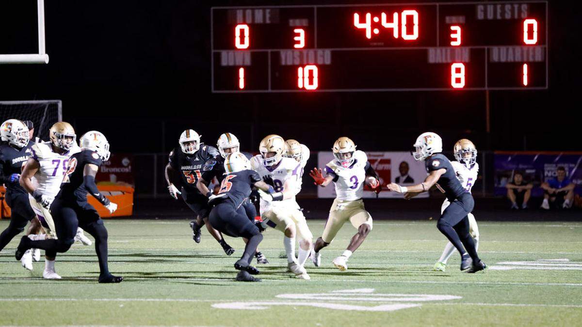 Male’s Antonio Harris (3) helped the No. 1 Bulldogs defeat No. 5 Frederick Douglass at The Farm on Friday.