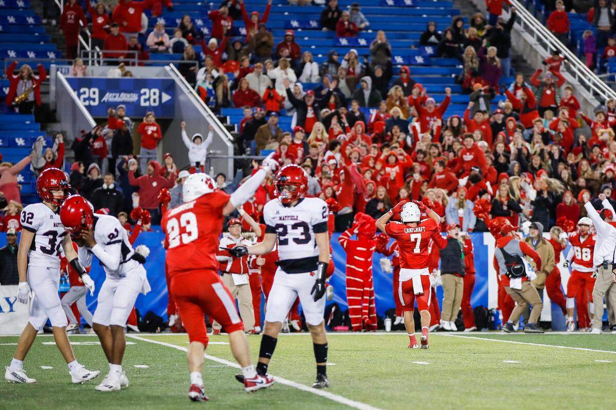 Beechwood’s Carson Craycraft (7) reacted after realizing Mayfield missed its extra-point try that would have tied last year’s Class 2A state championship game at Kroger Field. Beechwood won 14-13.