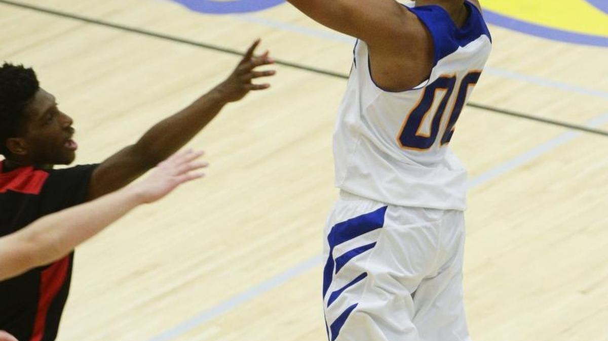 Henry Clay's Isaiah Tisdale put in some of his 30 points to go with 10 rebounds as Henry Clay defeated #1 Dunbar 66-63 on Thursday February 10, 2016 in Lexington, Ky.