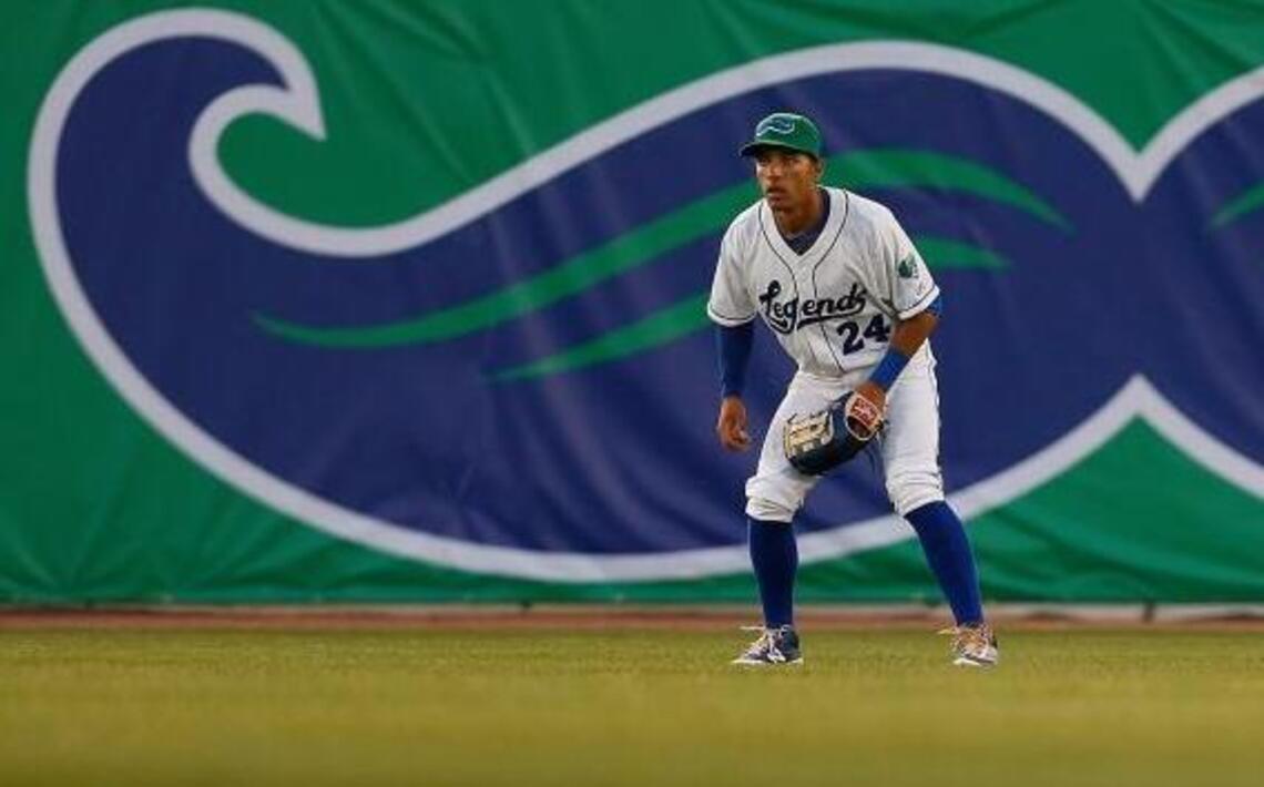 Power hold off Legends in ninth for 3-2 victory