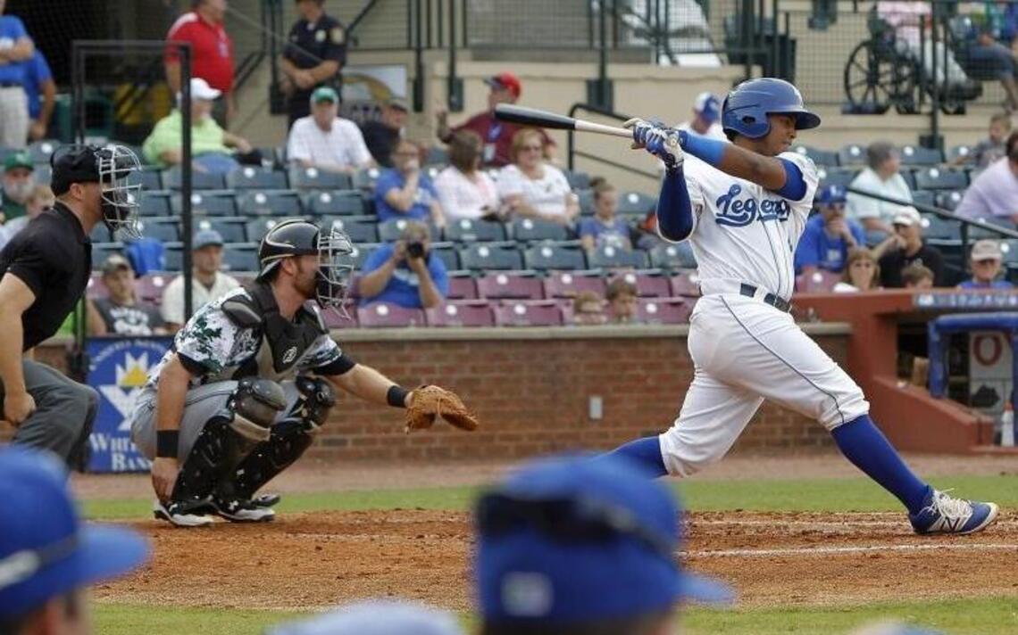 Legends swept in doubleheader to close home season