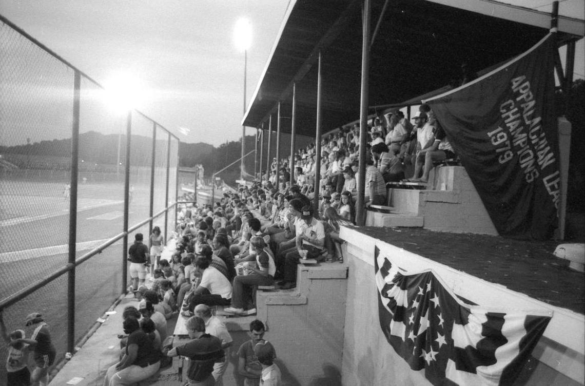An estimated 1,200 fans attended the opening game for the Paintsville Yankees as they played the Pikeville Brewers in June 1982. The team’s home field belonged to Johnson Central High School.