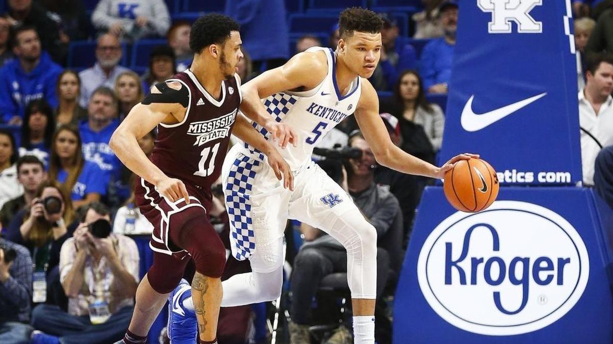 Kentucky forward Kevin Knox dribbles around Mississippi State’s Quinndary Weatherspoon during their game at Rupp Arena in Lexington, Ky., Tuesday, Jan. 23, 2018. Knox scored 19 points in UK’s 78-65 victory.