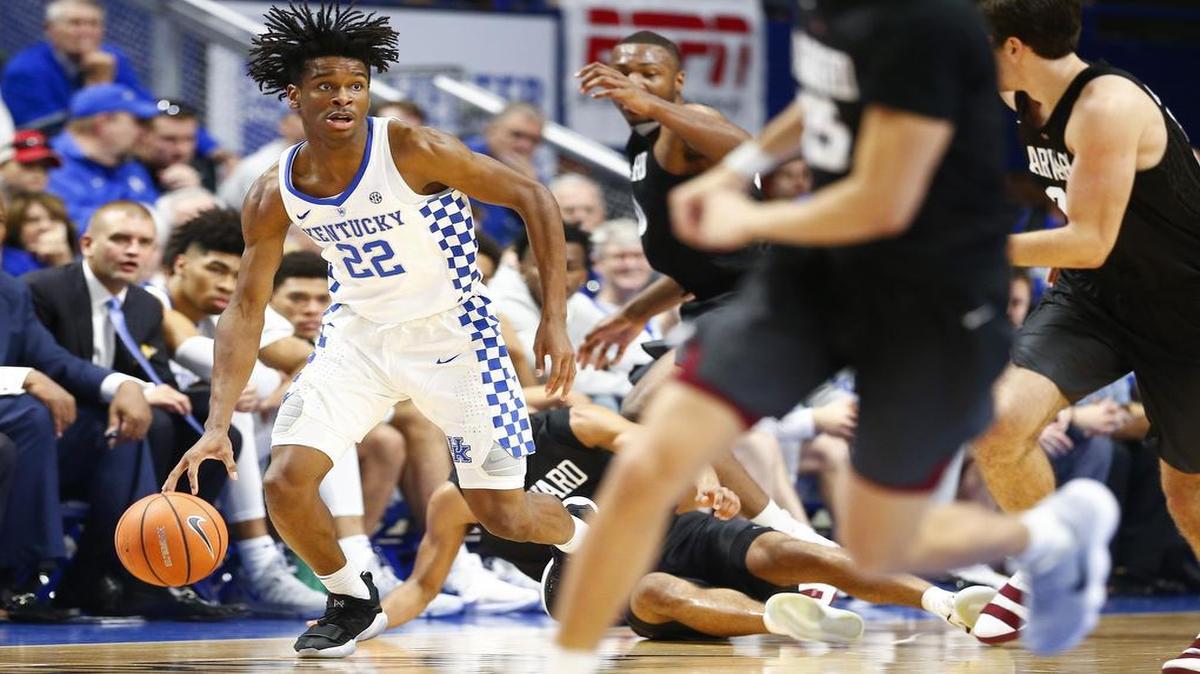 Kentucky guard Shai Gilgeous-Alexander (22) drives down court during his team’s 79-70 win over Harvard at Rupp Arena in Lexington, Ky., Saturday, Dec. 2, 2017.