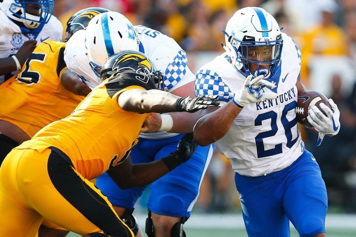 Kentucky star running back Benny Snell was held to 67 yards on 20 carries in UK’s 24-17 win at Southern Mississippi Saturday. Going back to last year, it was the third-straight game in which Snell has been held under 70 yards rushing.