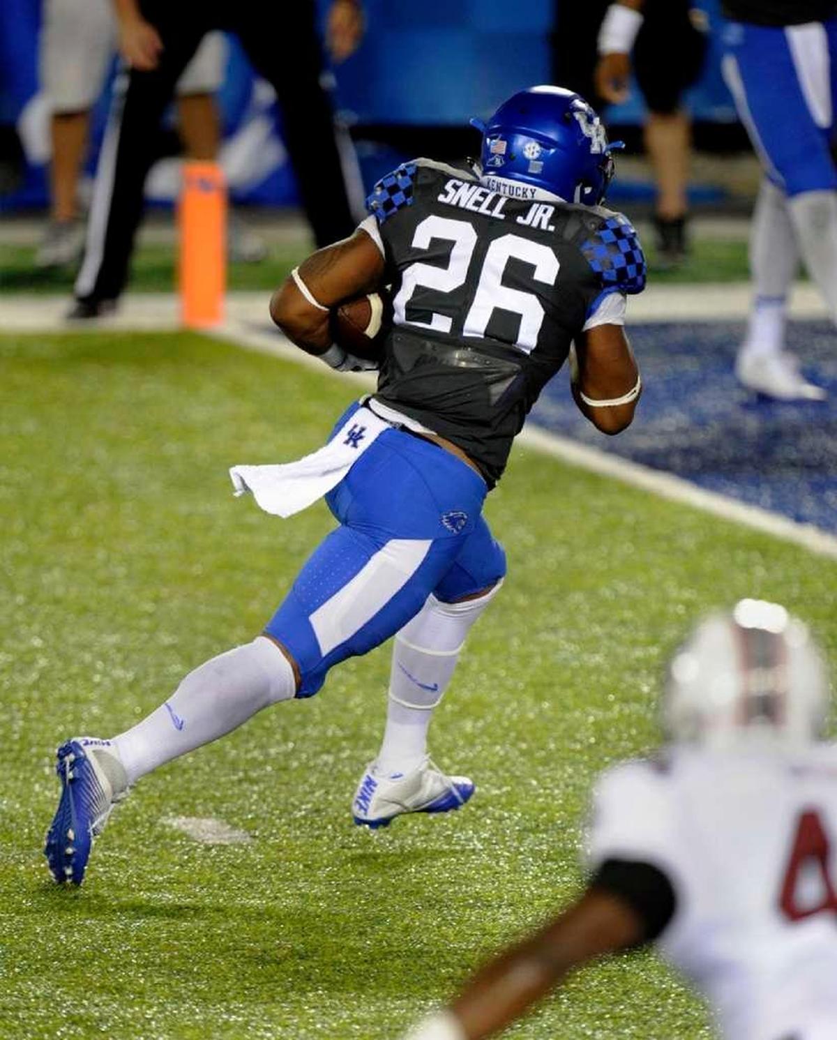 Benny Snell scored the game-winning touchdown as Kentucky beat South Carolina 17-10 last season, UK’s third-consecutive victory over the Gamecocks.