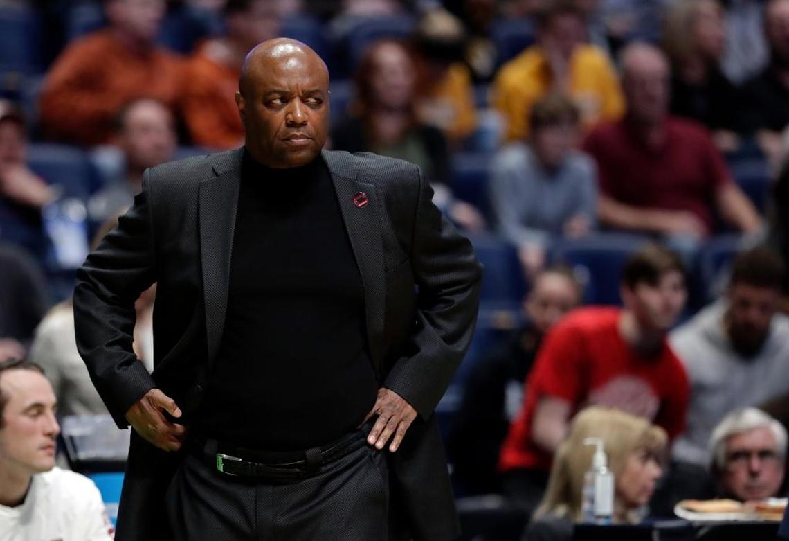 Ex-UK assistant Leonard Hamilton has led Florida State to the round of 16. In his 30th season as a college head coach, this is Hamilton’s third trip to the regional semifinals.