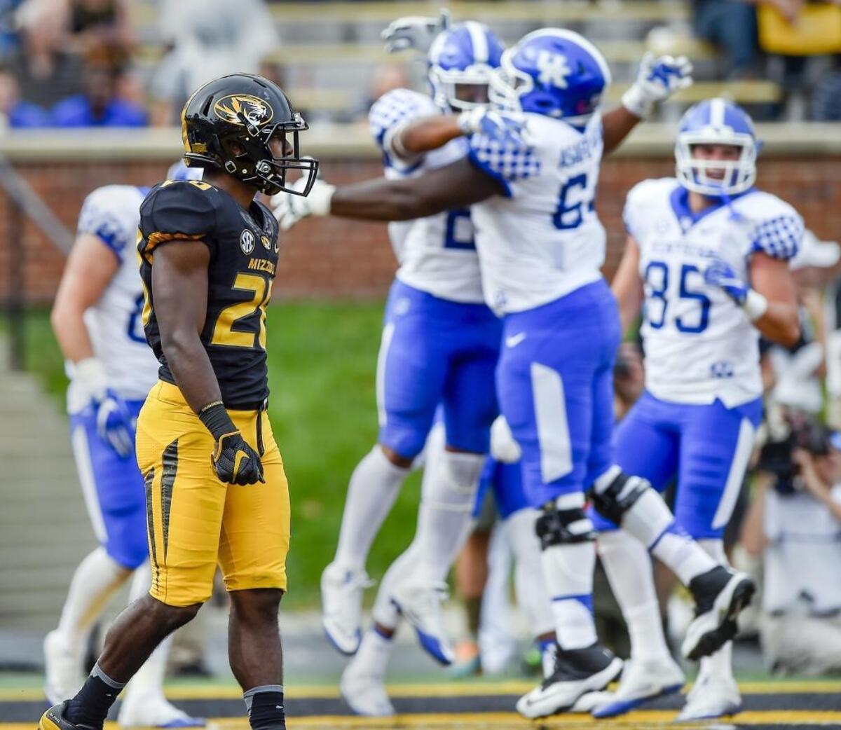 Missouri defensive back Logan Cheadle, No. 28, watched Kentucky celebrate a touchdown in the Wildcats’ 35-21 victory over the Tigers last season in Columbia. Cheadle, a senior, is the cousin of actor Don Cheadle.