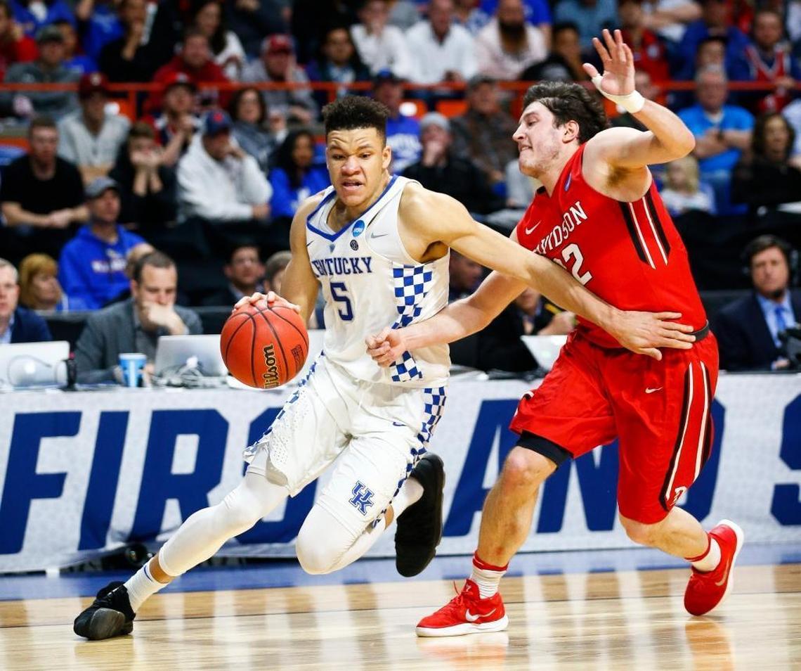 After scoring 25 points in Kentucky’s NCAA tourney opener against Davidson, UK freshman forward Kevin Knox (5) was held to eight points on 4-of-10 shooting while battling foul trouble against Buffalo.