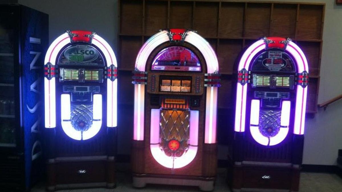 The winner of the 2016 Quaker State 400 Saturday night will receive the top of the line Crosley Slimline jukebox, which retails for $9,995.