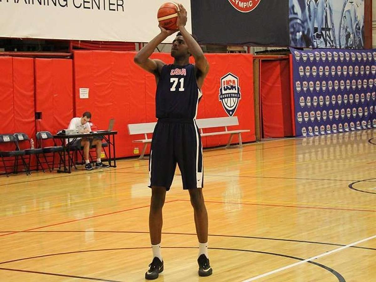 Western Kentucky Coach Rick Stansbury says that WKU prize recruit Mitchell Robinson’s ability to leap and run the floor are assets the 7-footer will bring to college basketball from day one.