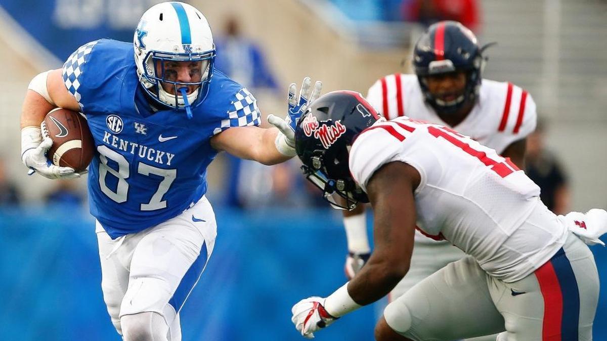 After going four games without a catch, Kentucky tight end C.J. Conrad (87) had five receptions for 75 yards and a touchdown in UK’s 37-34 loss to Mississippi last week.
