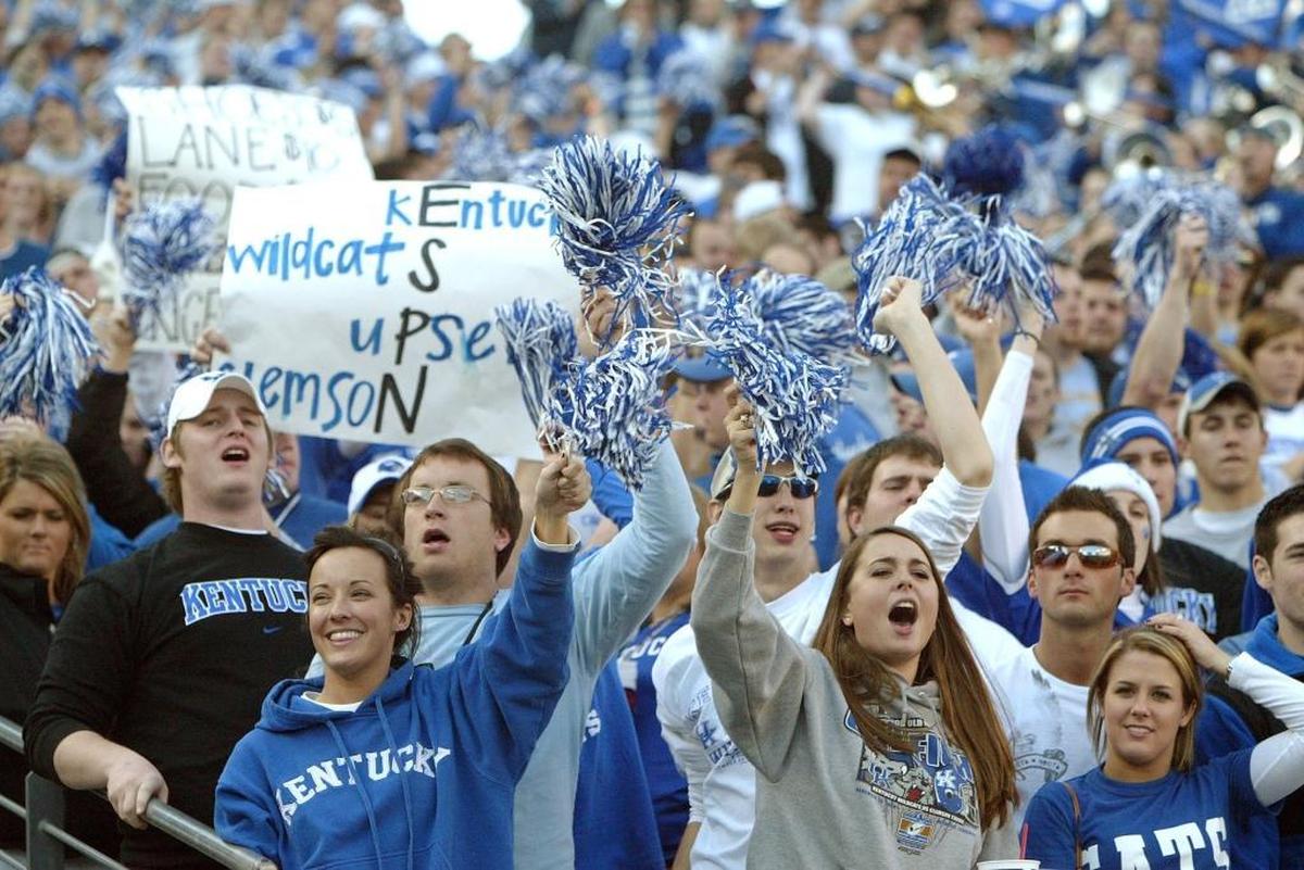 Kentucky fans are largely responsible for two of the five times the Music City Bowl sold out the home venue of the Tennessee Titans, currently known as Nissan Stadium. In 2006, 68,024 saw UK beat Clemson. The following year, 68,661 watched the Wildcats best Florida State.