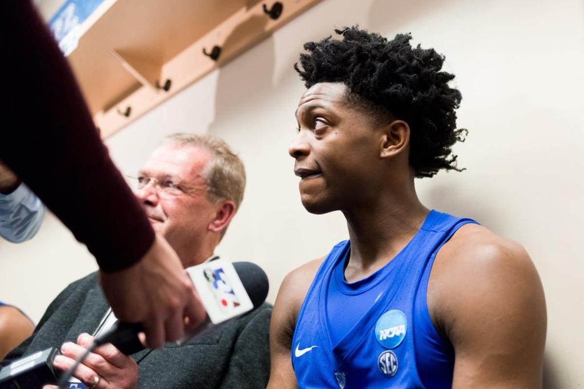 Kentucky guard De’Aaron Fox had tear-rimmed eyes after UK’s 2016-17 season was ended by a loss to North Carolina in the NCAA Tournament round of eight.