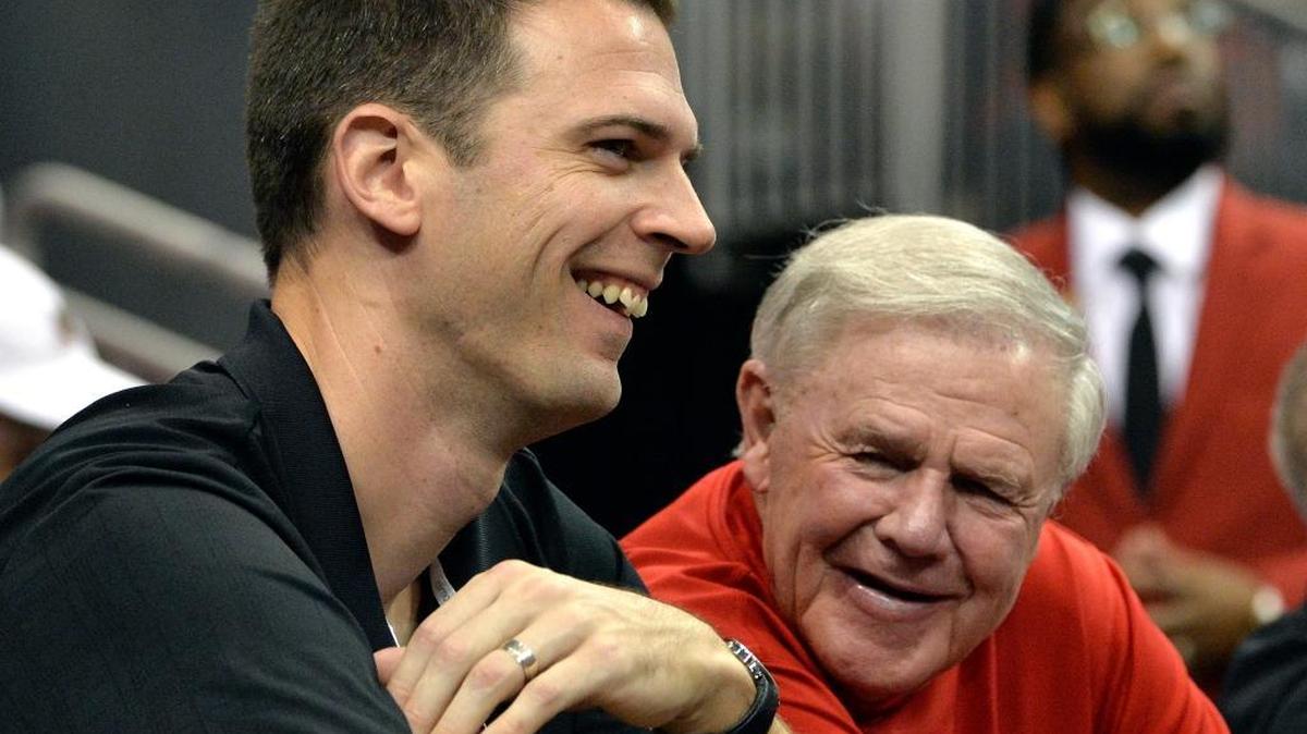 David Padgett, Louisville’s interim head men’s basketball coach, shared a laugh with Hall of Fame, former U of L coach Denny Crum at a Cardinals intrasquad scrimmage.