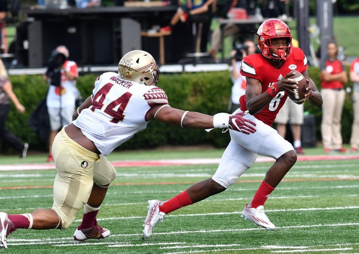 Louisville quarterback Lamar Jackson (8) seized control of the 2016 Heisman Trophy race after he ran for 148 yards and four touchdowns and threw for 216 yards and another score as No. 10 Louisville obliterated No. 2 Florida State 63-20 last season at Papa John’s Cardinal Stadium.