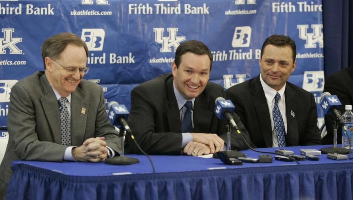 The day then-Univerity of Kentucky President Lee T. Todd, left, and UK Athletics Director Mitch Barnhar, center, introduced Billy Gillispie as the new Wildcats men’s basketball coach in April, 2007, the hire was generally well-received. Yet, only two seasons later, Todd and Barnhart held another news conference to announce Gillispie’s termination from his job.