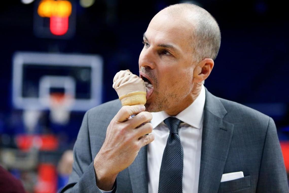 ESPN analyst Jay Bilas is a favorite of Alabama running back Damien Harris.