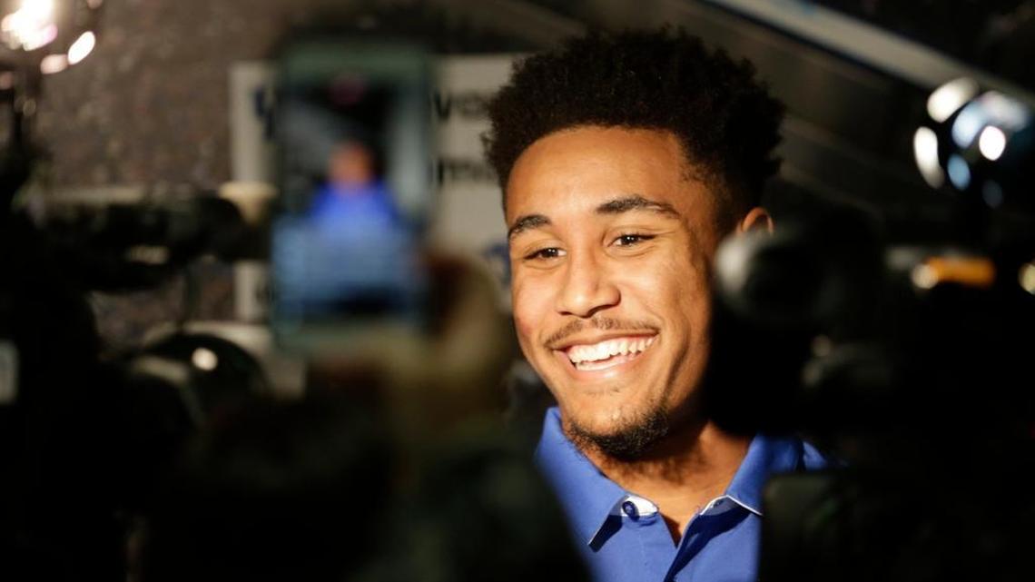 Kentucky freshman wideout Clevan Thomas says “I’m just proud” to be the next Kentucky football player to wear No. 18.