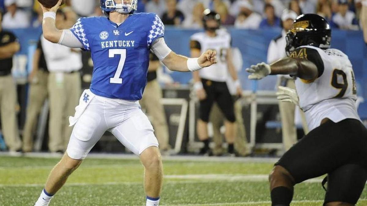 Drew Barker fires a TD pass in the first quarter of last week’s 44-35 loss to Southern Miss. The sophomore quarterback makes his first road start on Saturday when UK plays at Florida.