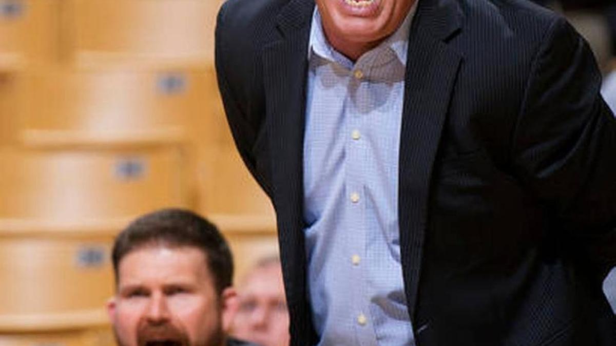 Auburn head coach Bruce Pearl shouts instructions to his team during the 77-72 win over Missouri on Tuesday, Jan. 10, 2017, in Columbia, Mo.