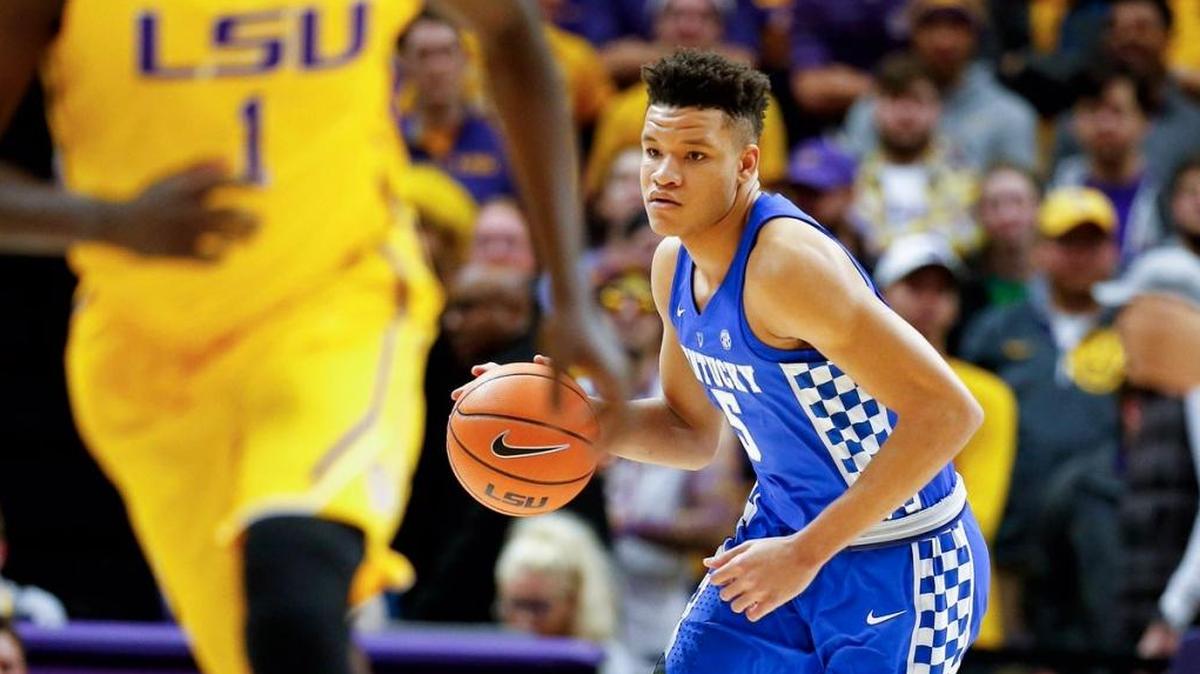 Kentucky’s Kevin Knox brought the ball upcourt against LSU on Wednesday night in Baton Rouge, La.