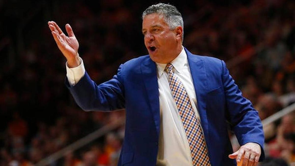 Auburn head coach Bruce Pearl yells to his players in the first half of Auburn’s 94-84 victory over Tennessee in an NCAA college basketball game on Tuesday, Jan. 2, 2018, in Knoxville, Tenn.