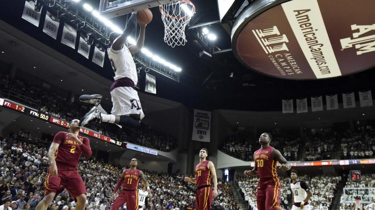 Texas A&M’s Danuel House (23) dunks against Iowa State during the first half of an NCAA college basketball game, Saturday, Jan. 30, 2016, in College Station, Texas.