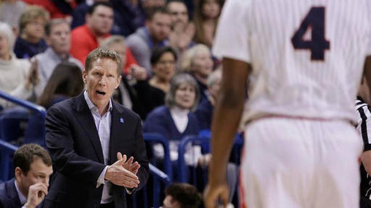 Gonzaga coach Mark Few speaks with guard Jordan Mathews during the first half of the team’s NCAA college basketball game against Santa Clara in Spokane, Wash., Saturday, Feb. 4, 2017.
