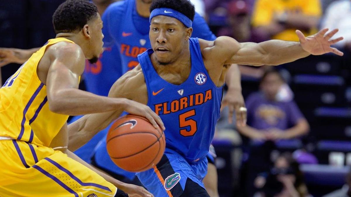 LSU guard Jalyn Patterson, left, brings the ball up as Florida guard KeVaughn Allen (5) defends during the second half of LSU’s 106-71 loss on Wednesday, Jan. 25, 2017, in Baton Rouge, La.