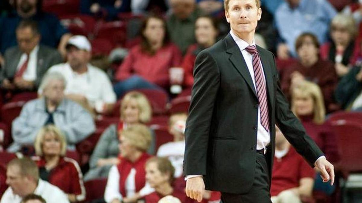 John Pelphrey, shown here as head coach at Arkansas, has reportedly accepted offer to join coaching staff Alabama.