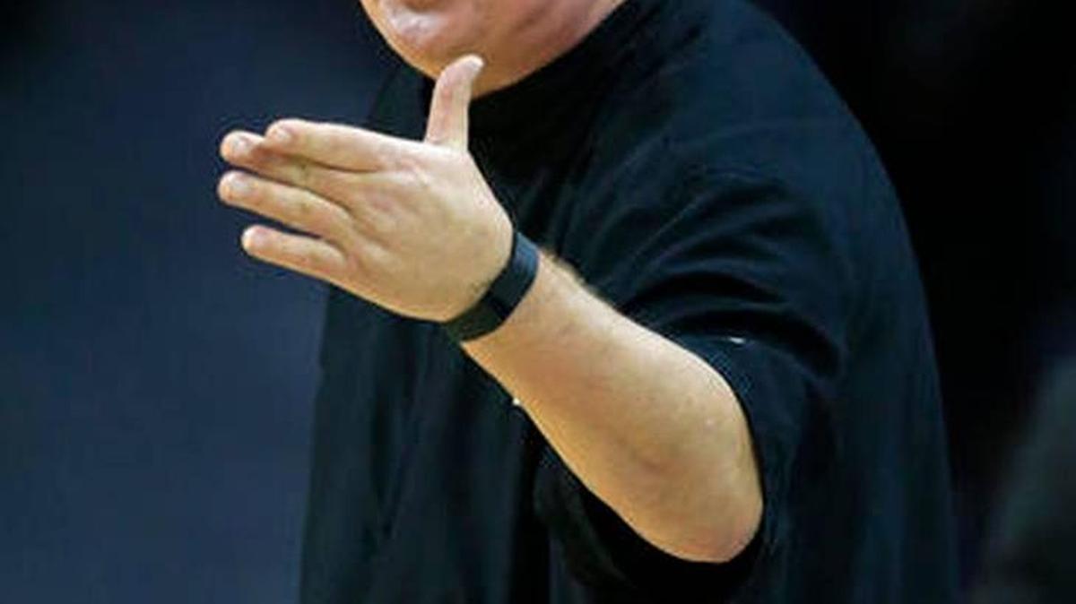 West Virginia head coach Bob Huggins yells to his team during the first half of a game against Kansas State in Manhattan, Kan., Saturday, Jan. 21, 2017. Huggins’ team faces No. 2 Kansas on Tuesday night.