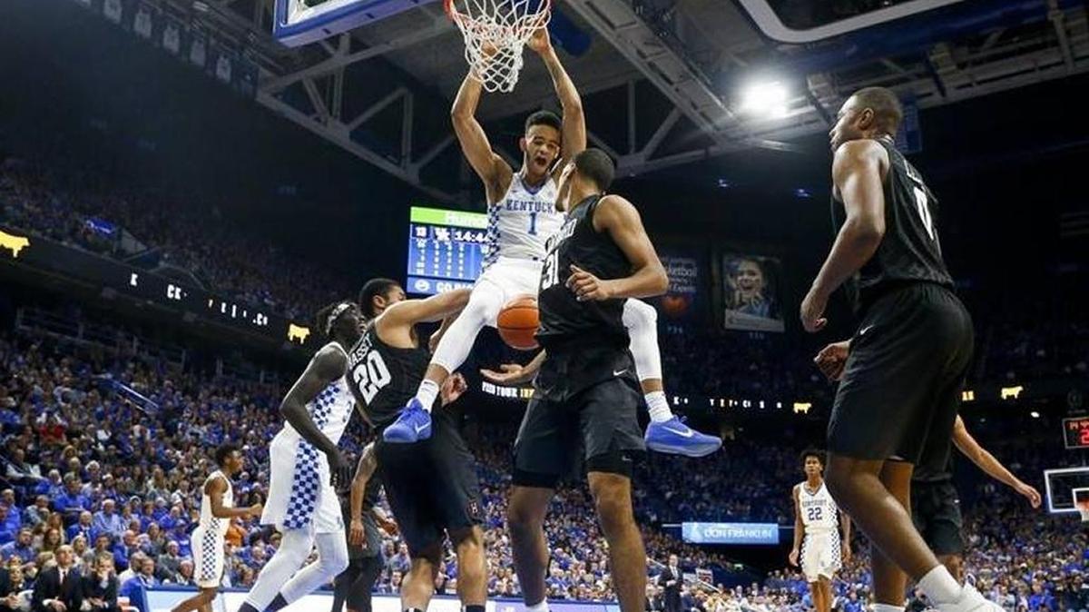 Kentucky forward Sacha Killeya-Jones dunks during his team’s 79-70 win over Harvard at Rupp Arena on Saturday, Dec. 2, 2017.