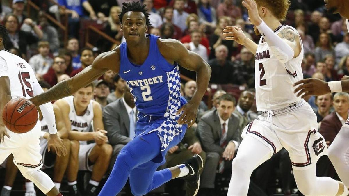 Kentucky forward Jarred Vanderbilt (2) drives past South Carolina guard Hassani Gravett (2) during UK’s 76-68 loss at Colonial Life Arena in Columbia, S.C., Tuesday, Jan. 16, 2018.